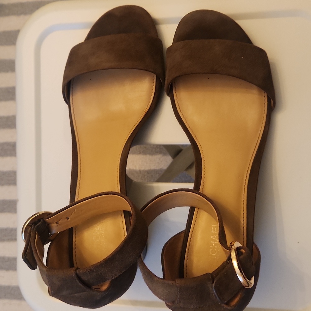 Michael Kors Olive Green Heeled Sandals. - Picture 3 of 8